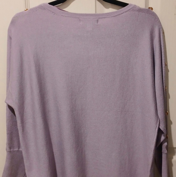 CABLE AND GAUGE LAVENDER PURPLE KEYHOLE SLEEVES GOLD BUTTONS TOP SIZE SMALL - Picture 7 of 15